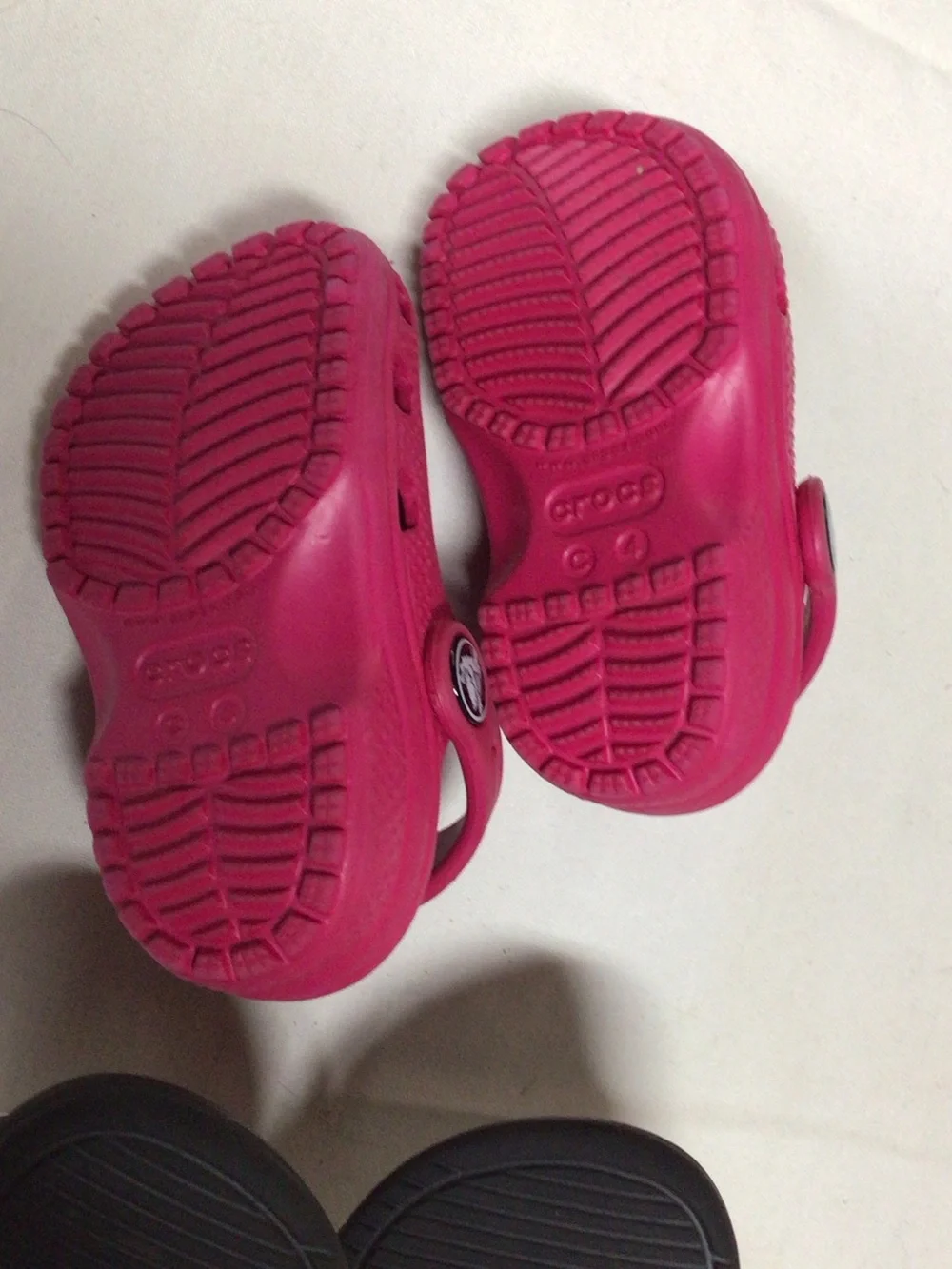 CROCS includes pair